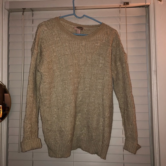 ‼️SOLD‼️Cream Knit Sweater - Picture 1 of 2